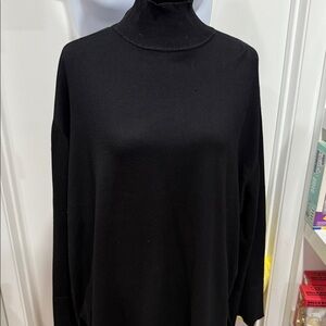 Cable & Gauge Black Long Sleeve Top